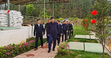 贛州市委常委、常務副市長高世文一行先后到挺進環(huán)保定南馬山逕、龍南黃沙稀土尾水項目調(diào)研