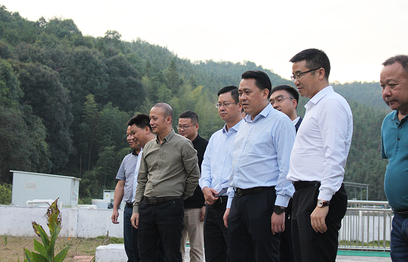 岑溪市稀土產業(yè)發(fā)展與礦山綜合治理考察組一行先后到我司龍南黃沙、定南上下營稀土尾水項目調研