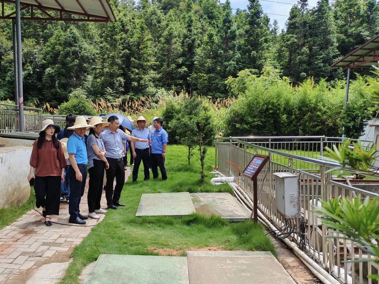 贛州市政協(xié)副主席藍文一行蒞臨挺進環(huán)保龍南、定南稀土尾水處理站考察調(diào)研