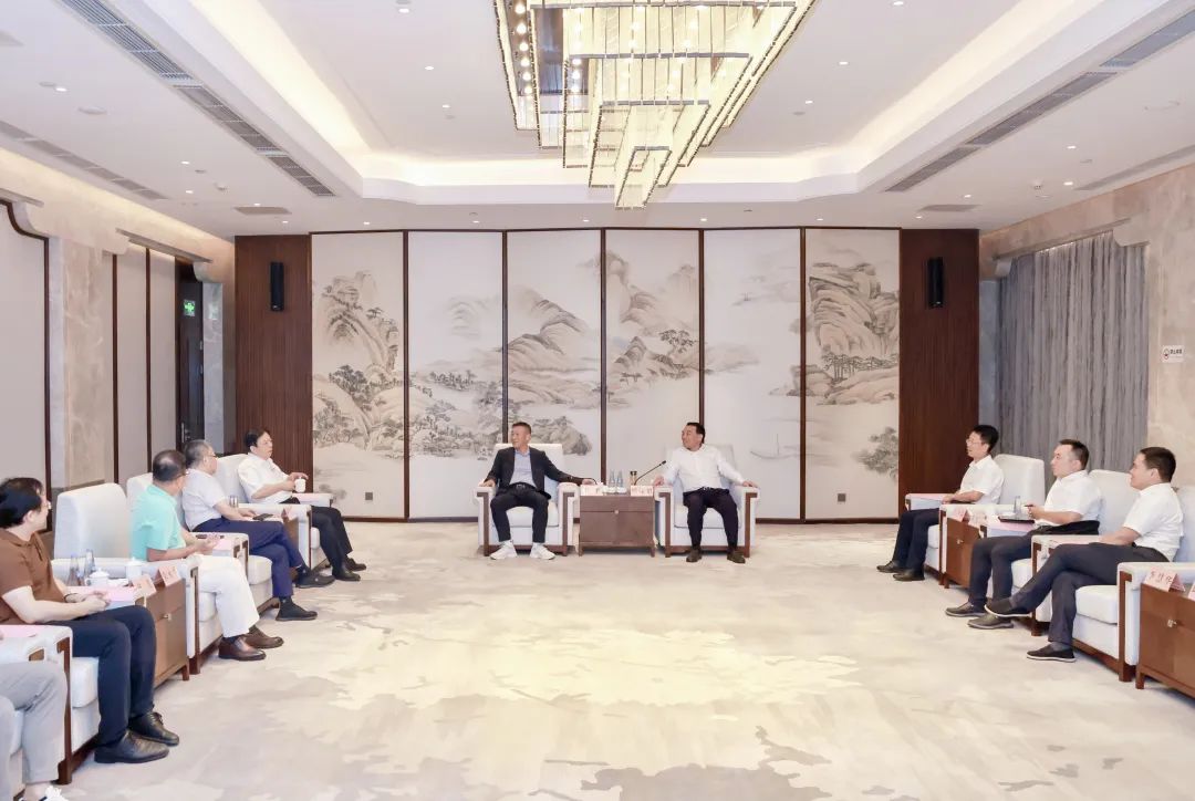 江西省萍鄉(xiāng)市委副書記、市長熊運浪會見天高集團李平總裁一行
